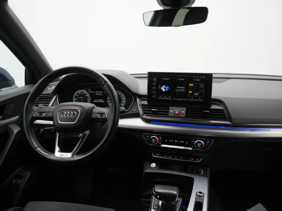 55 TFSI e 2x S Line PHEV 367pk Dealer O.H. | 360 Camera | Sportstoelen Verwarmd | Sfeerverlichting | 20"L.M | Virtual Cockpit | Cruise Control | Navigatie | DAB | Plug In Hybrid |