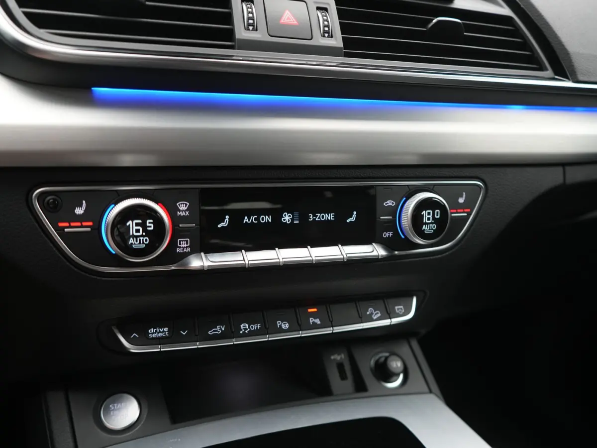 55 TFSI e 2x S Line PHEV 367pk Dealer O.H. | 360 Camera | Sportstoelen Verwarmd | Sfeerverlichting | 20"L.M | Virtual Cockpit | Cruise Control | Navigatie | DAB | Plug In Hybrid |