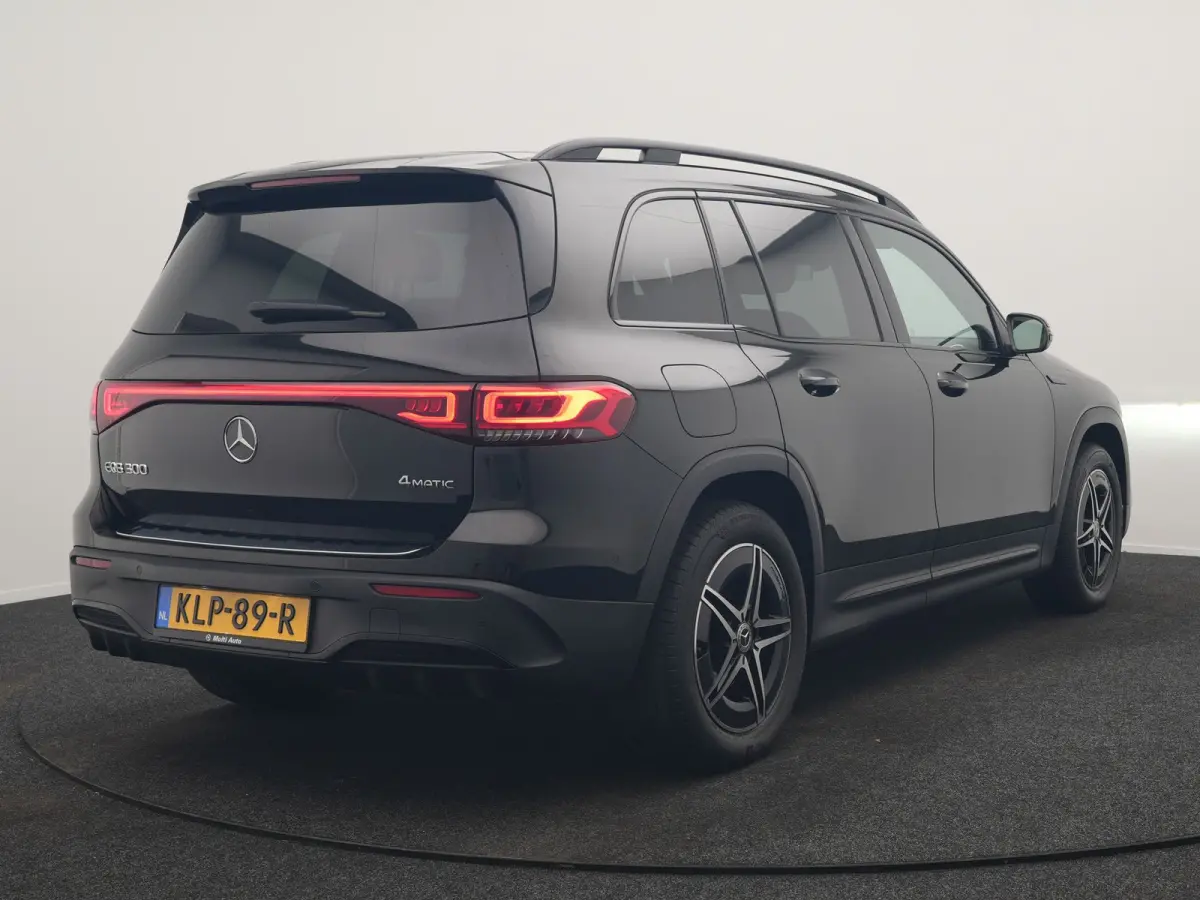 300 4MATIC AMG Line 69,7 kWh 228pk Dealer O.H. | Trekhaak Af Fabriek | Camera | MBUX Widescreen Navi | Alcantara Sportstoelen Verwarmd | Sfeerverlichting | Night Pakket | Cruise Control | Vi