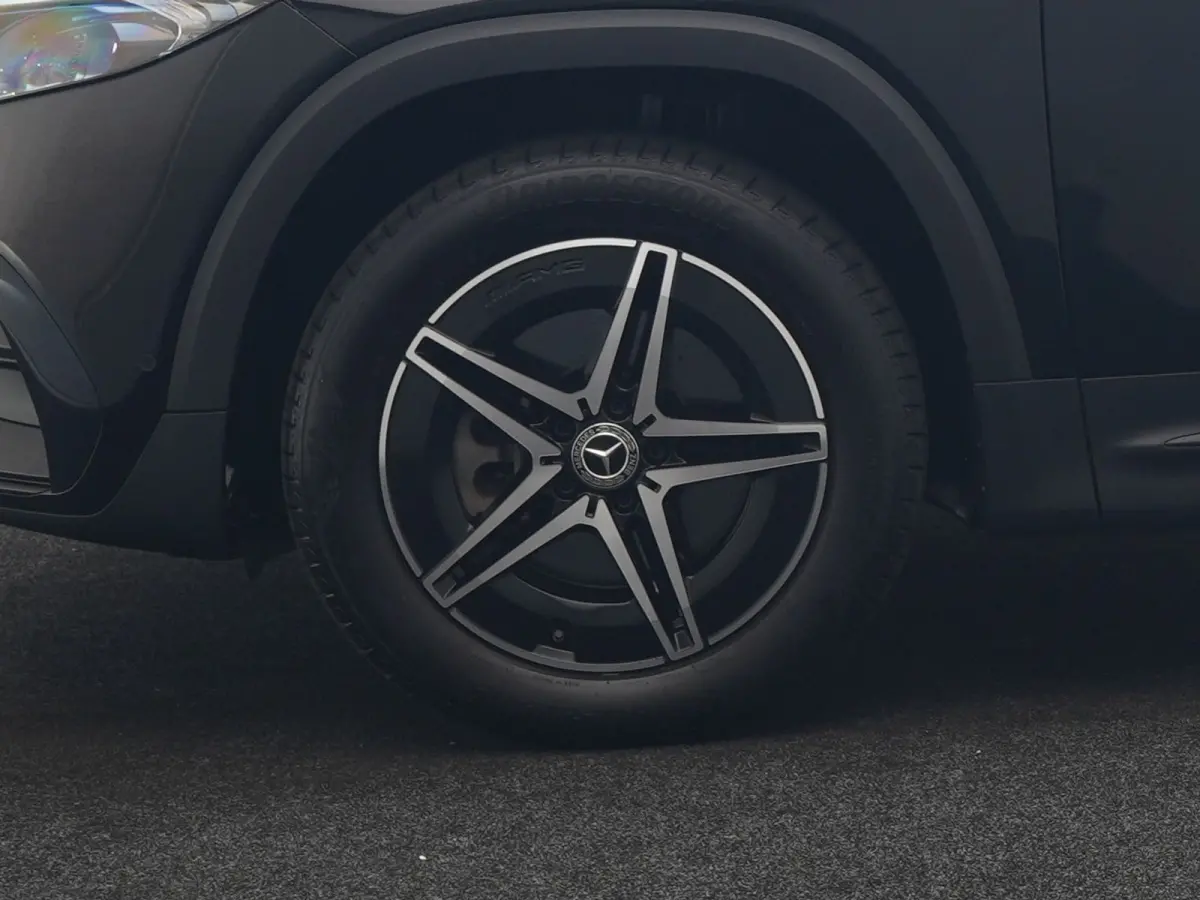 300 4MATIC AMG Line 69,7 kWh 228pk Dealer O.H. | Trekhaak Af Fabriek | Camera | MBUX Widescreen Navi | Alcantara Sportstoelen Verwarmd | Sfeerverlichting | Night Pakket | Cruise Control | Vi