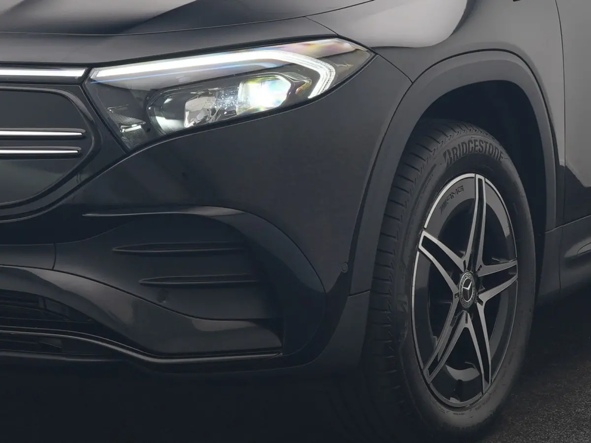 300 4MATIC AMG Line 69,7 kWh 228pk Dealer O.H. | Trekhaak Af Fabriek | Camera | MBUX Widescreen Navi | Alcantara Sportstoelen Verwarmd | Sfeerverlichting | Night Pakket | Cruise Control | Vi