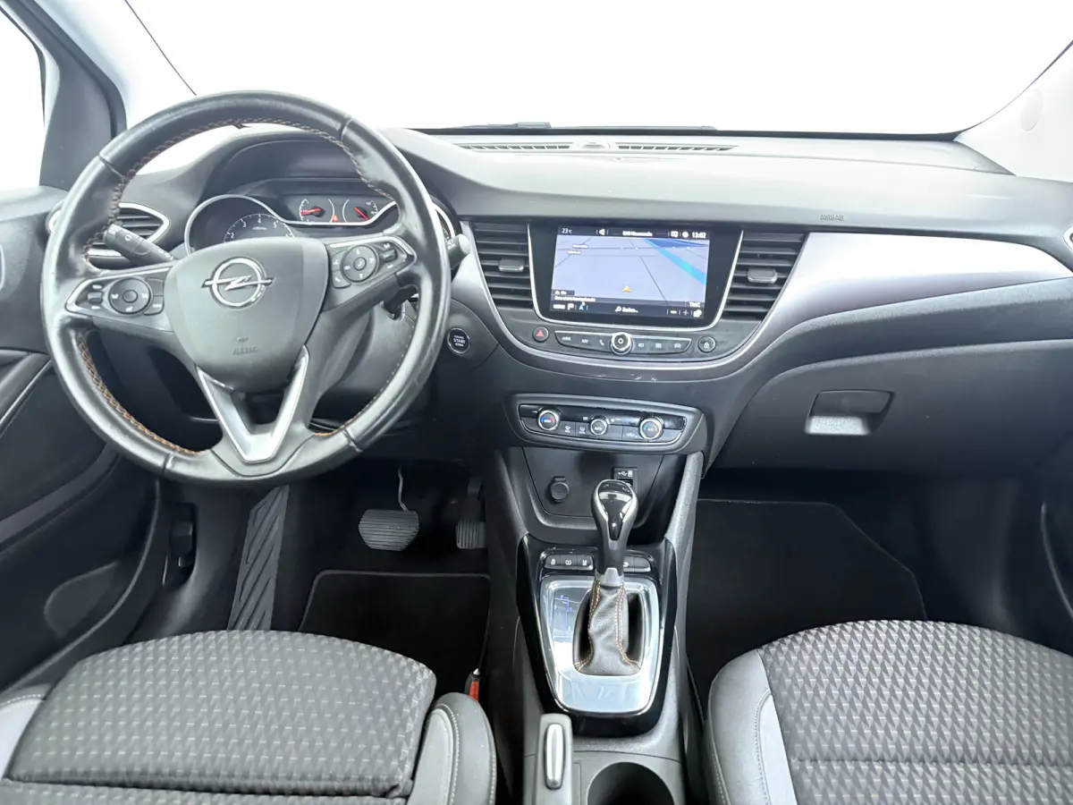 1.2 Turbo Innovation AUTOMAAT / Trekhaak / Navigatie / Carplay / ECC / LED / 16 '' LMV