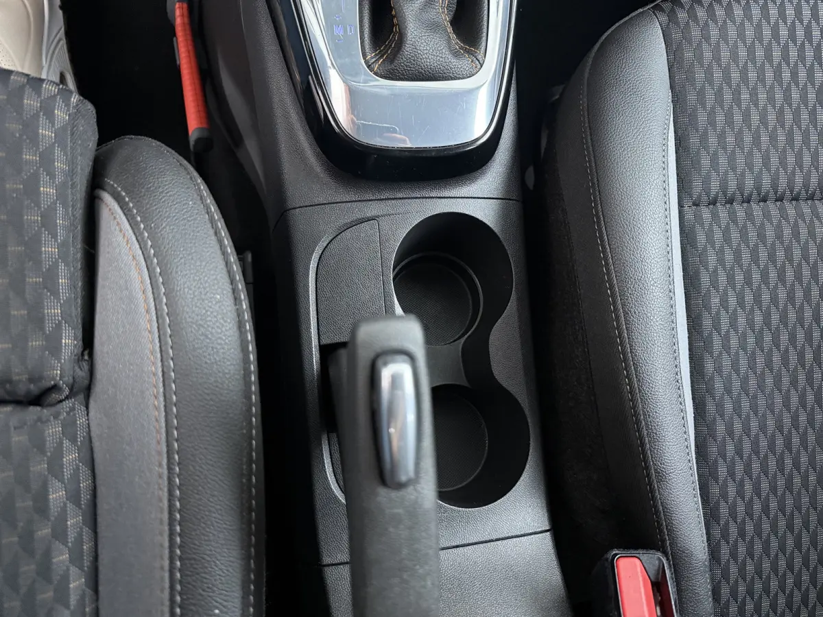 1.2 Turbo Innovation AUTOMAAT / Trekhaak / Navigatie / Carplay / ECC / LED / 16 '' LMV