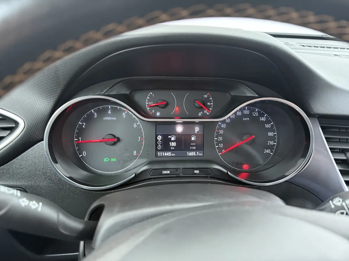 1.2 Turbo Innovation AUTOMAAT / Trekhaak / Navigatie / Carplay / ECC / LED / 16 '' LMV