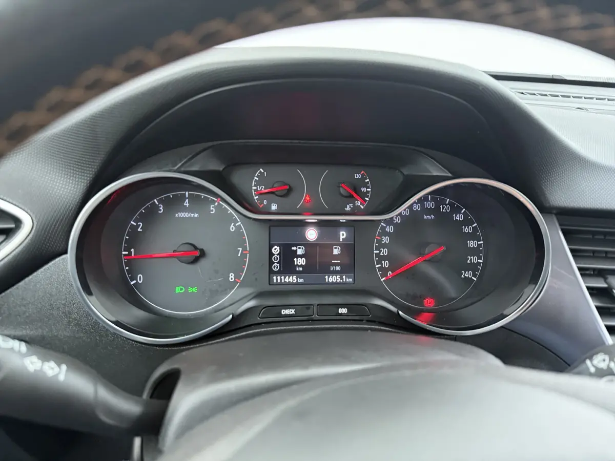 1.2 Turbo Innovation AUTOMAAT / Trekhaak / Navigatie / Carplay / ECC / LED / 16 '' LMV