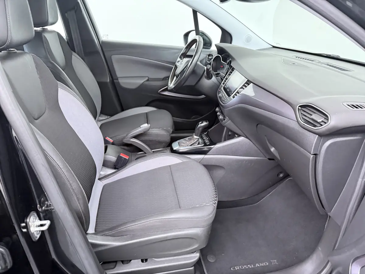 1.2 Turbo Innovation AUTOMAAT / Trekhaak / Navigatie / Carplay / ECC / LED / 16 '' LMV