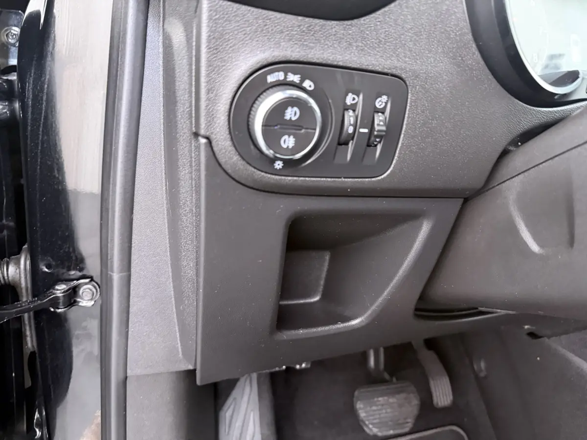 1.2 Turbo Innovation AUTOMAAT / Trekhaak / Navigatie / Carplay / ECC / LED / 16 '' LMV