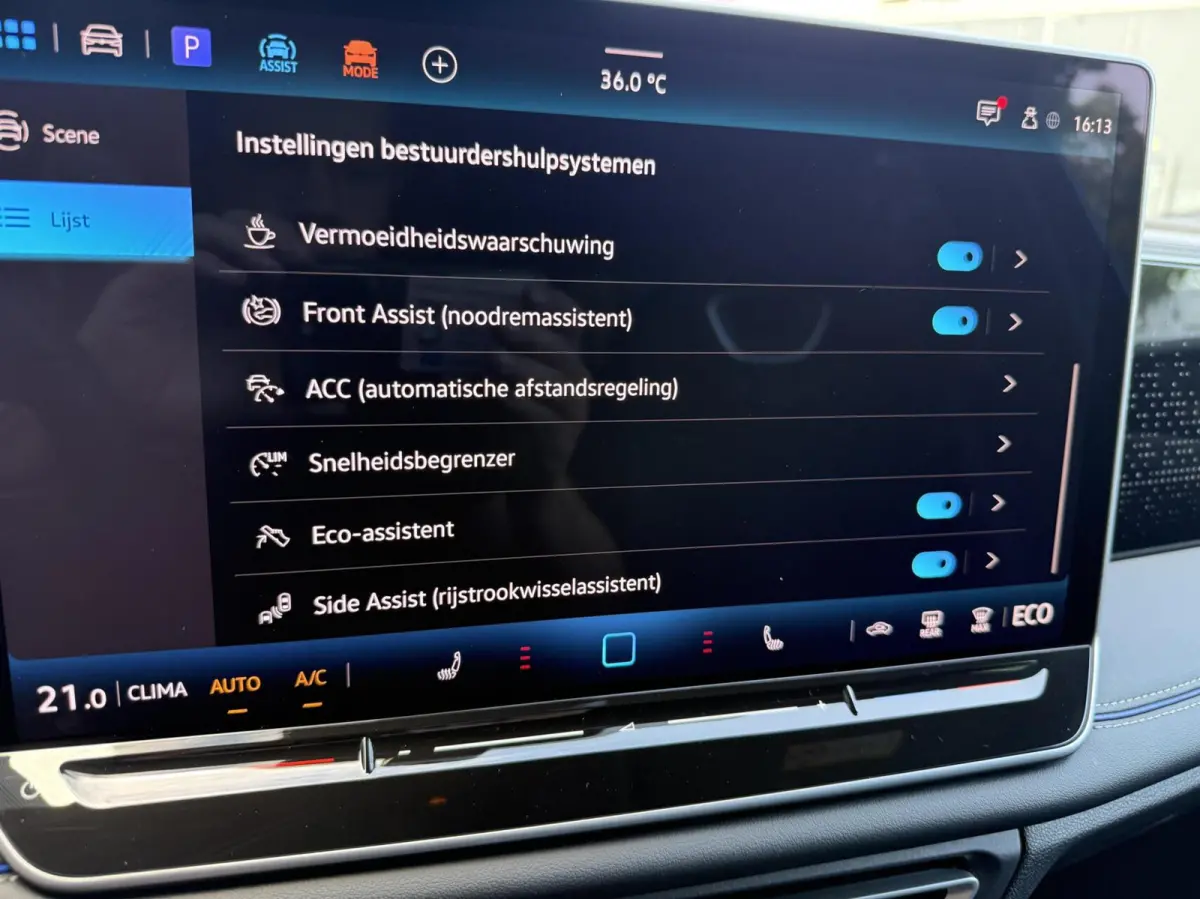 1.5 PLUG-IN R-Line Edition MASSAGE STOELEN PLUGIN