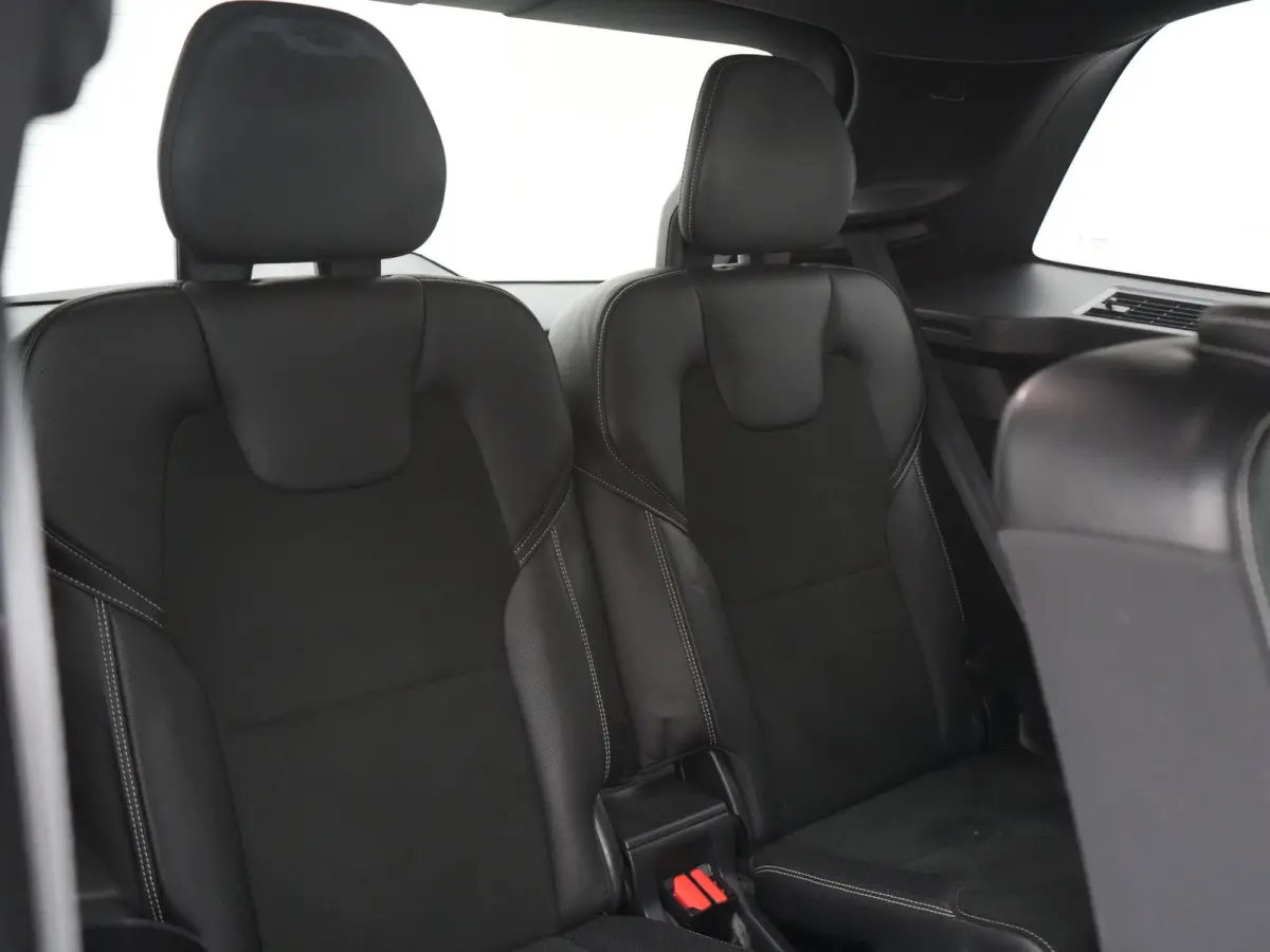 T8 Twin Engine AWD R-Design 7 Persoons PHEV 392pk Dealer O.H | Trekhaak Af Fabriek | Adaptive Cruise | Harman / Kardon | Lederen Sportstoelen Memory & Verwarmd | Apple Carplay | Navigatie | 