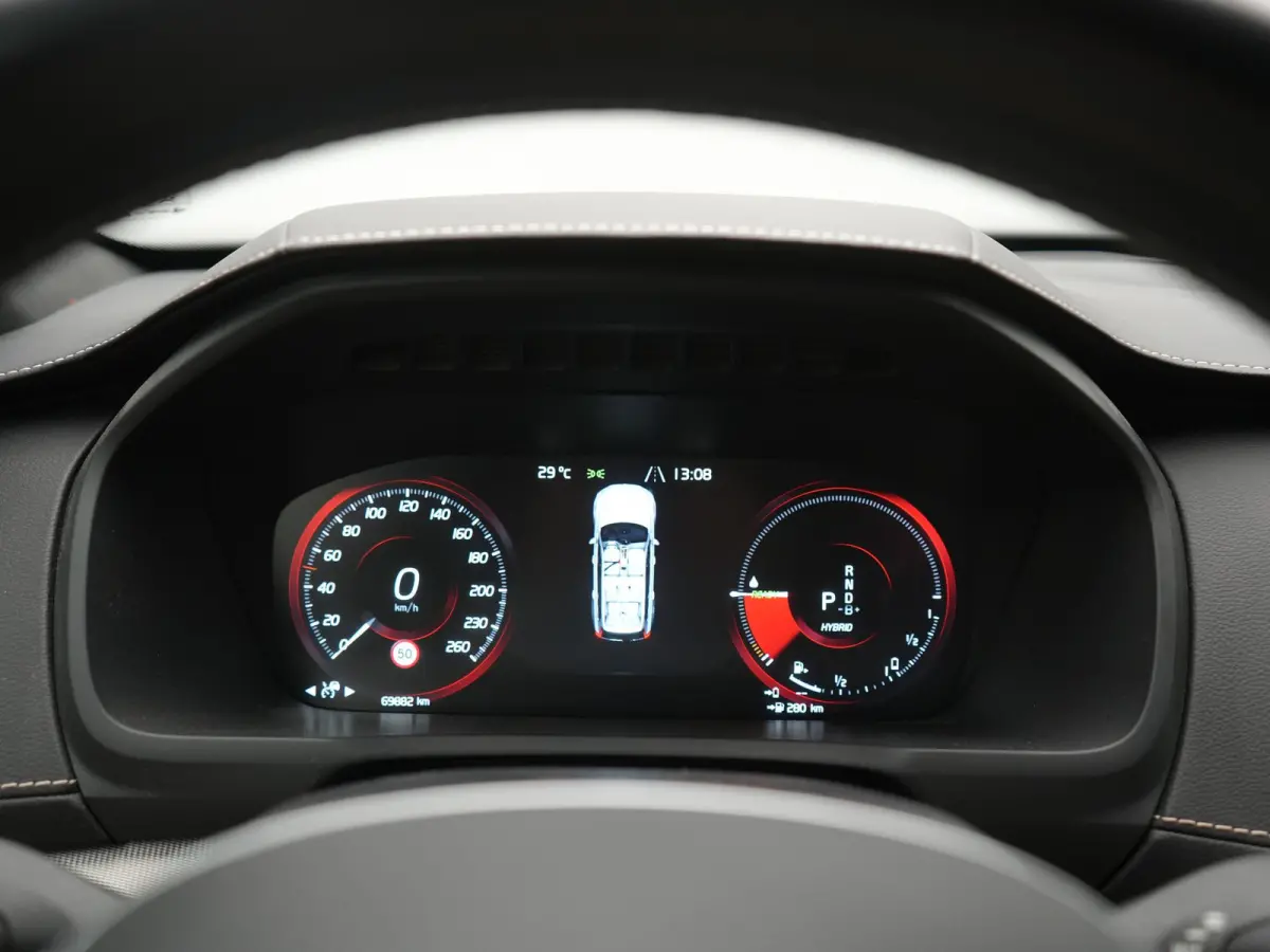 T8 Twin Engine AWD R-Design 7 Persoons PHEV 392pk Dealer O.H | Trekhaak Af Fabriek | Adaptive Cruise | Harman / Kardon | Lederen Sportstoelen Memory & Verwarmd | Apple Carplay | Navigatie | 
