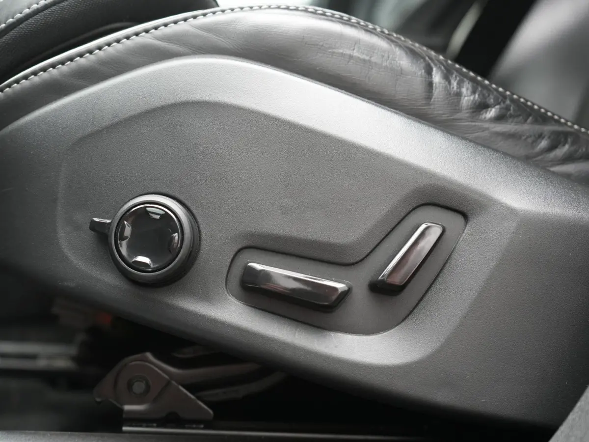 T8 Twin Engine AWD R-Design 7 Persoons PHEV 392pk Dealer O.H | Trekhaak Af Fabriek | Adaptive Cruise | Harman / Kardon | Lederen Sportstoelen Memory & Verwarmd | Apple Carplay | Navigatie | 