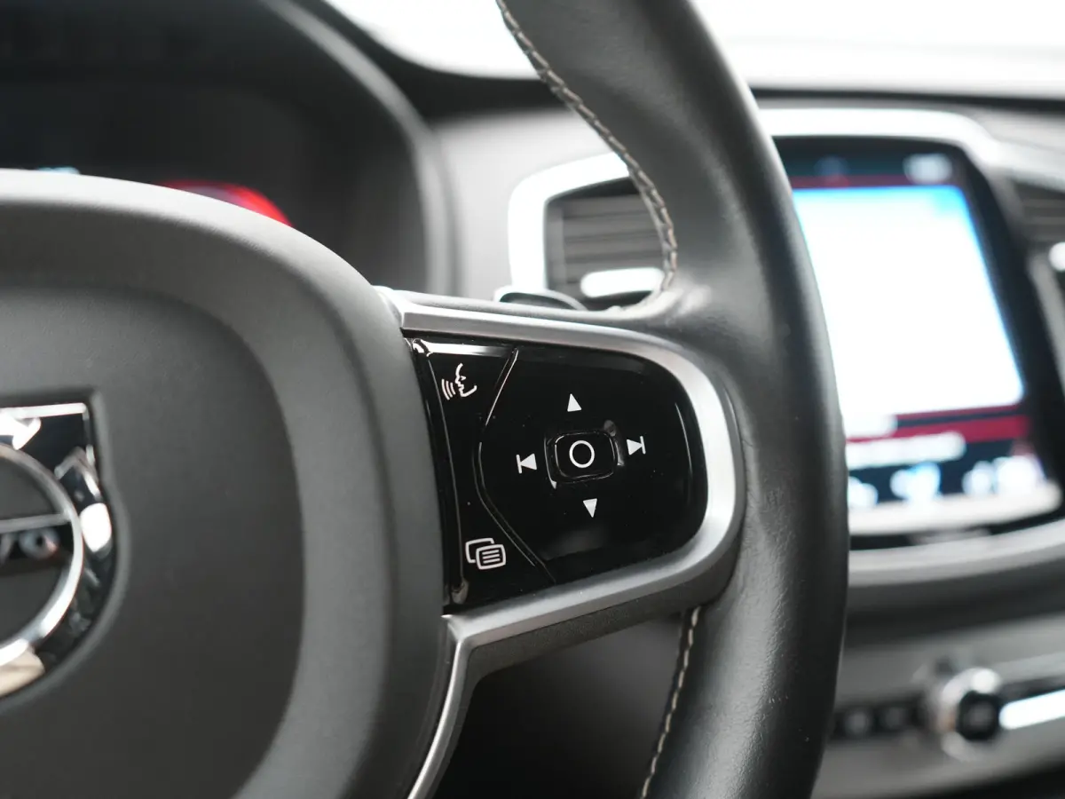 T8 Twin Engine AWD R-Design 7 Persoons PHEV 392pk Dealer O.H | Trekhaak Af Fabriek | Adaptive Cruise | Harman / Kardon | Lederen Sportstoelen Memory & Verwarmd | Apple Carplay | Navigatie | 