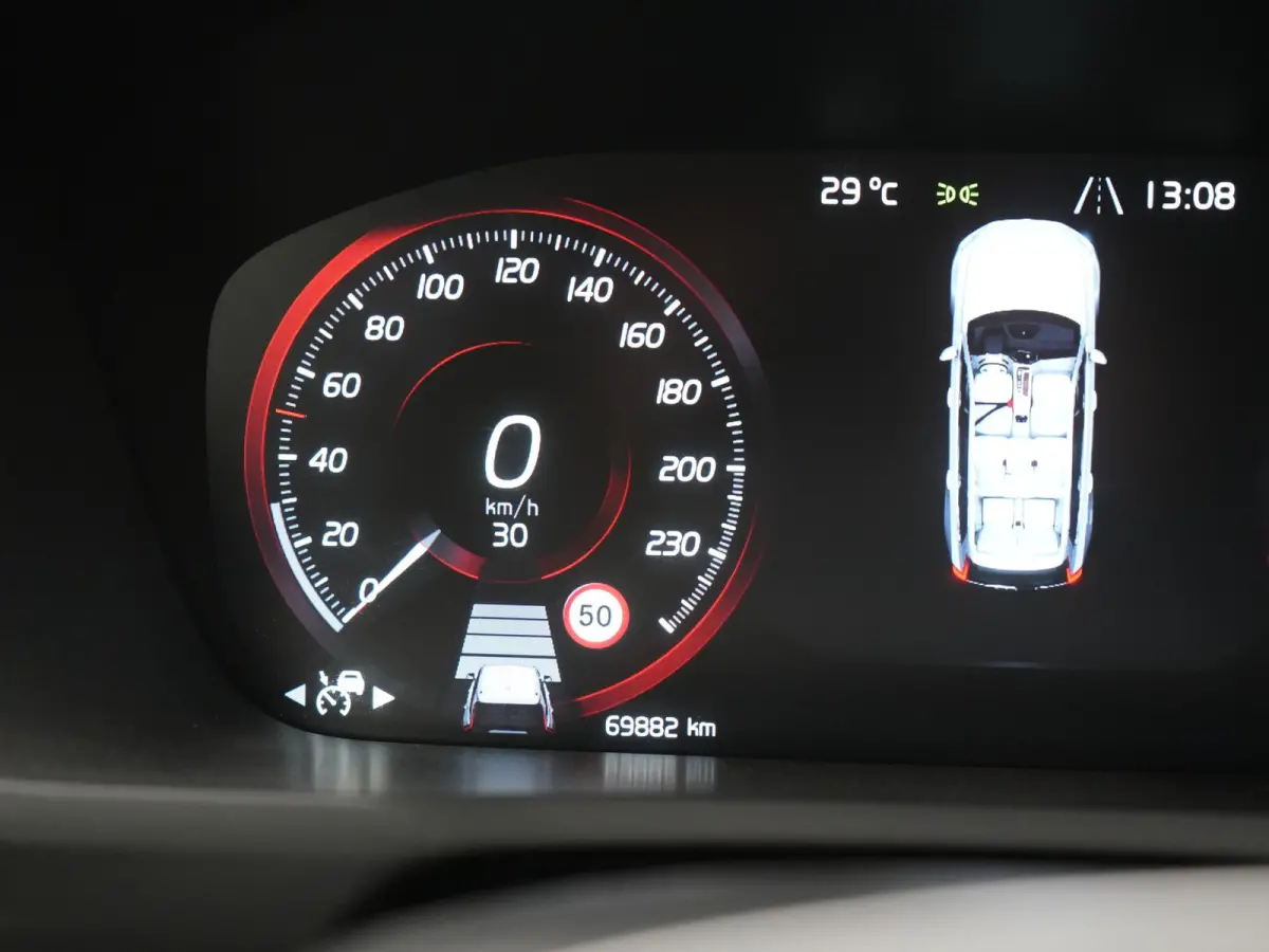 T8 Twin Engine AWD R-Design 7 Persoons PHEV 392pk Dealer O.H | Trekhaak Af Fabriek | Adaptive Cruise | Harman / Kardon | Lederen Sportstoelen Memory & Verwarmd | Apple Carplay | Navigatie | 