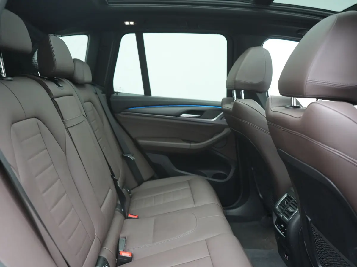 M Sport High Executive 80 kWh 286pk Dealer O.H | Trekhaak Af Fabriek | Panodak | Laser LED | Head Up | Adaptive Cruise | 360 Camera | Lederen Sportstoelen Memory & Verwarmd | Harman / Kardon