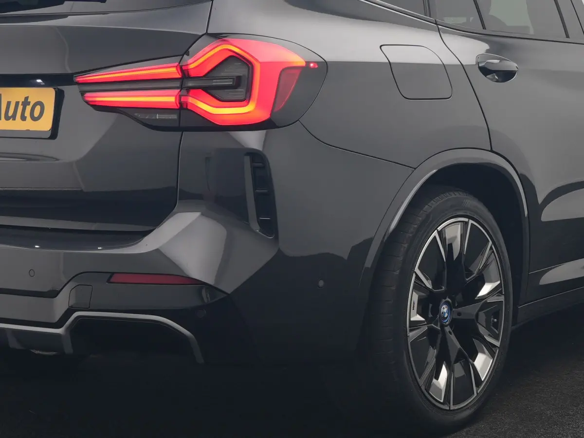 M Sport High Executive 80 kWh 286pk Dealer O.H | Trekhaak Af Fabriek | Panodak | Laser LED | Head Up | Adaptive Cruise | 360 Camera | Lederen Sportstoelen Memory & Verwarmd | Harman / Kardon