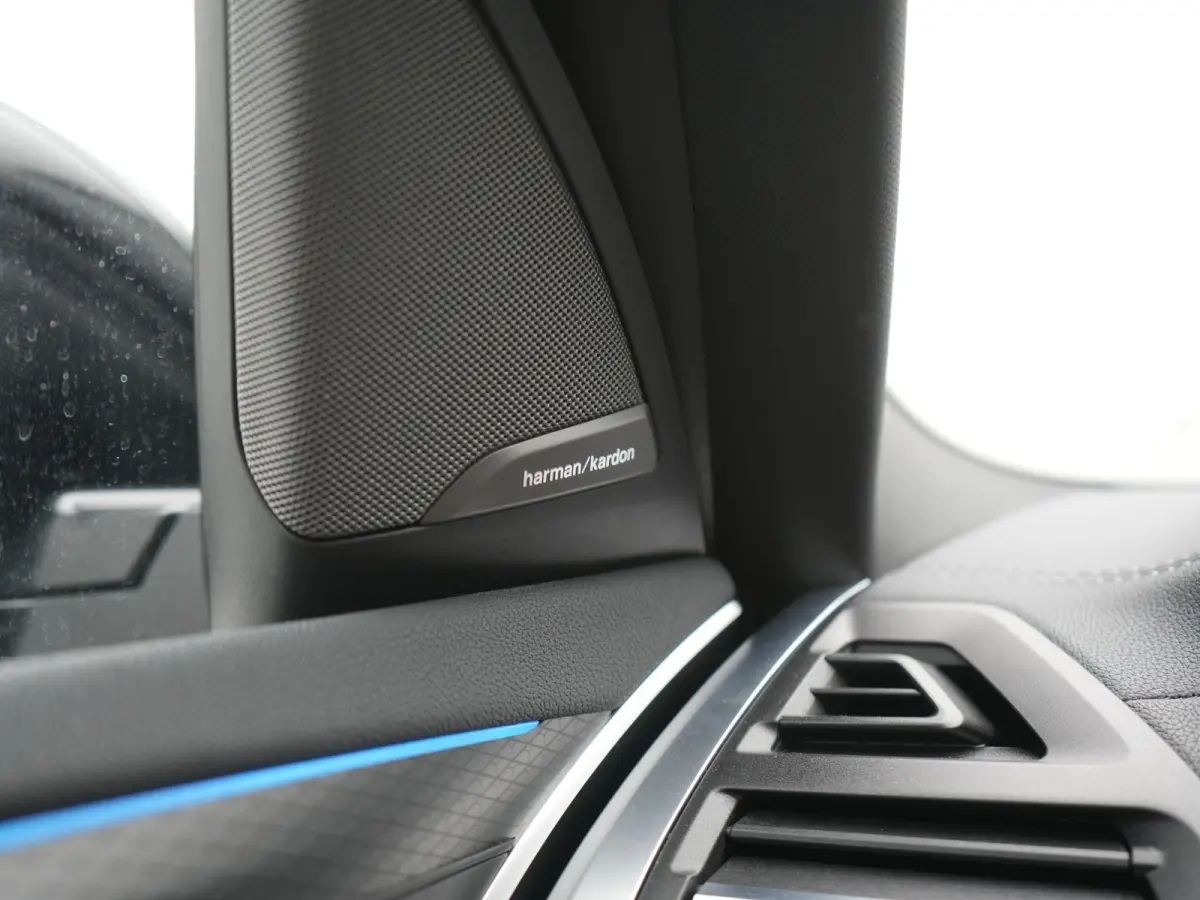 M Sport High Executive 80 kWh 286pk Dealer O.H | Trekhaak Af Fabriek | Panodak | Laser LED | Head Up | Adaptive Cruise | 360 Camera | Lederen Sportstoelen Memory & Verwarmd | Harman / Kardon