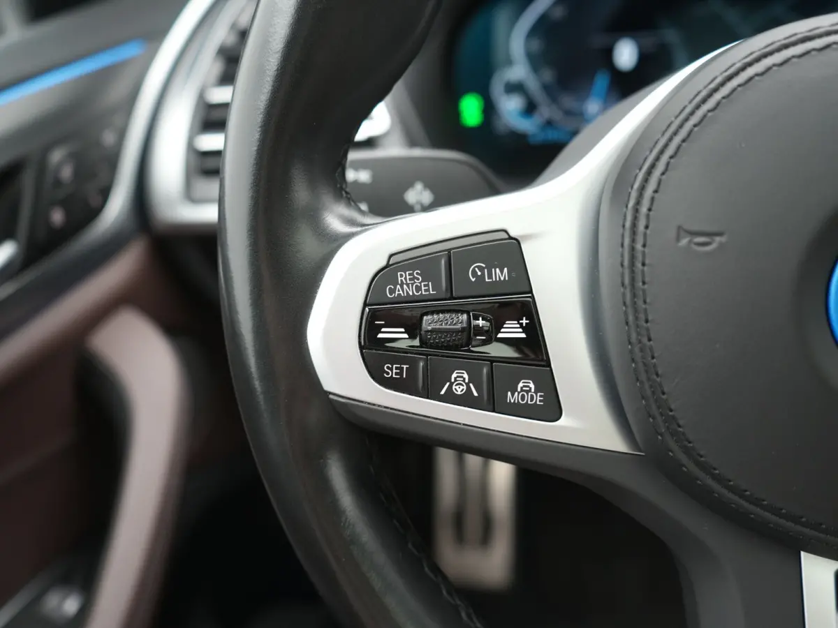 M Sport High Executive 80 kWh 286pk Dealer O.H | Trekhaak Af Fabriek | Panodak | Laser LED | Head Up | Adaptive Cruise | 360 Camera | Lederen Sportstoelen Memory & Verwarmd | Harman / Kardon