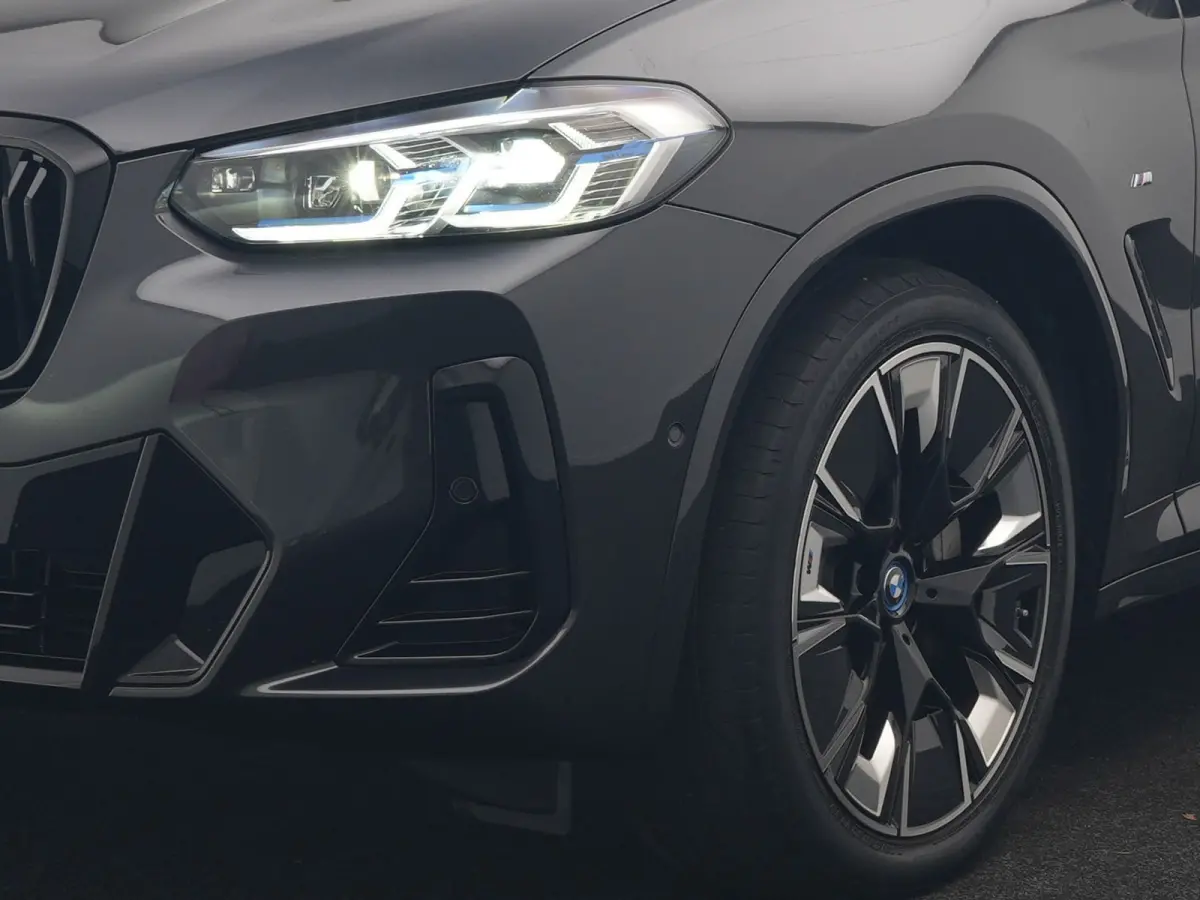 M Sport High Executive 80 kWh 286pk Dealer O.H | Trekhaak Af Fabriek | Panodak | Laser LED | Head Up | Adaptive Cruise | 360 Camera | Lederen Sportstoelen Memory & Verwarmd | Harman / Kardon