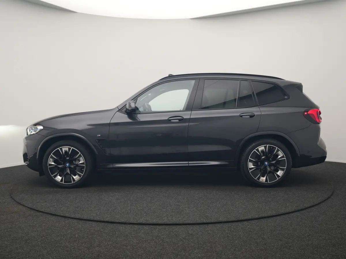 M Sport High Executive 80 kWh 286pk Dealer O.H | Trekhaak Af Fabriek | Panodak | Laser LED | Head Up | Adaptive Cruise | 360 Camera | Lederen Sportstoelen Memory & Verwarmd | Harman / Kardon