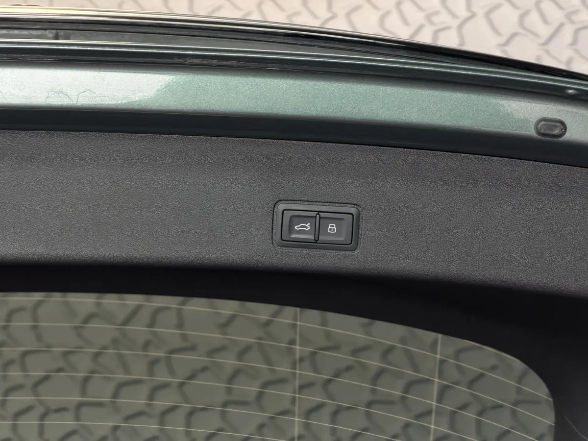 35 TFSI S-EDITION HYBRID ZONDER STEKKER PANO SCHUIFDAK TREKHAAK ELEK.KLEP