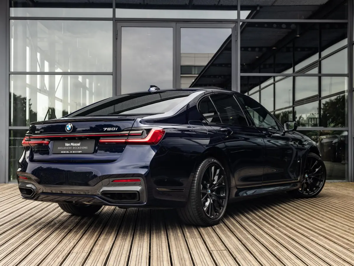 750i xDrive High Executive | M-SPORT | TANSANITBLAU | INTEGRAL ACTIVE STEERING | STOELMASSAGE | STOELVENTILATIE | SCHUIF-KANTELDAK | TREKHAAK | HEAD-UP | SOFTCLOSE | DRIVING ASSIST.PROF | HA