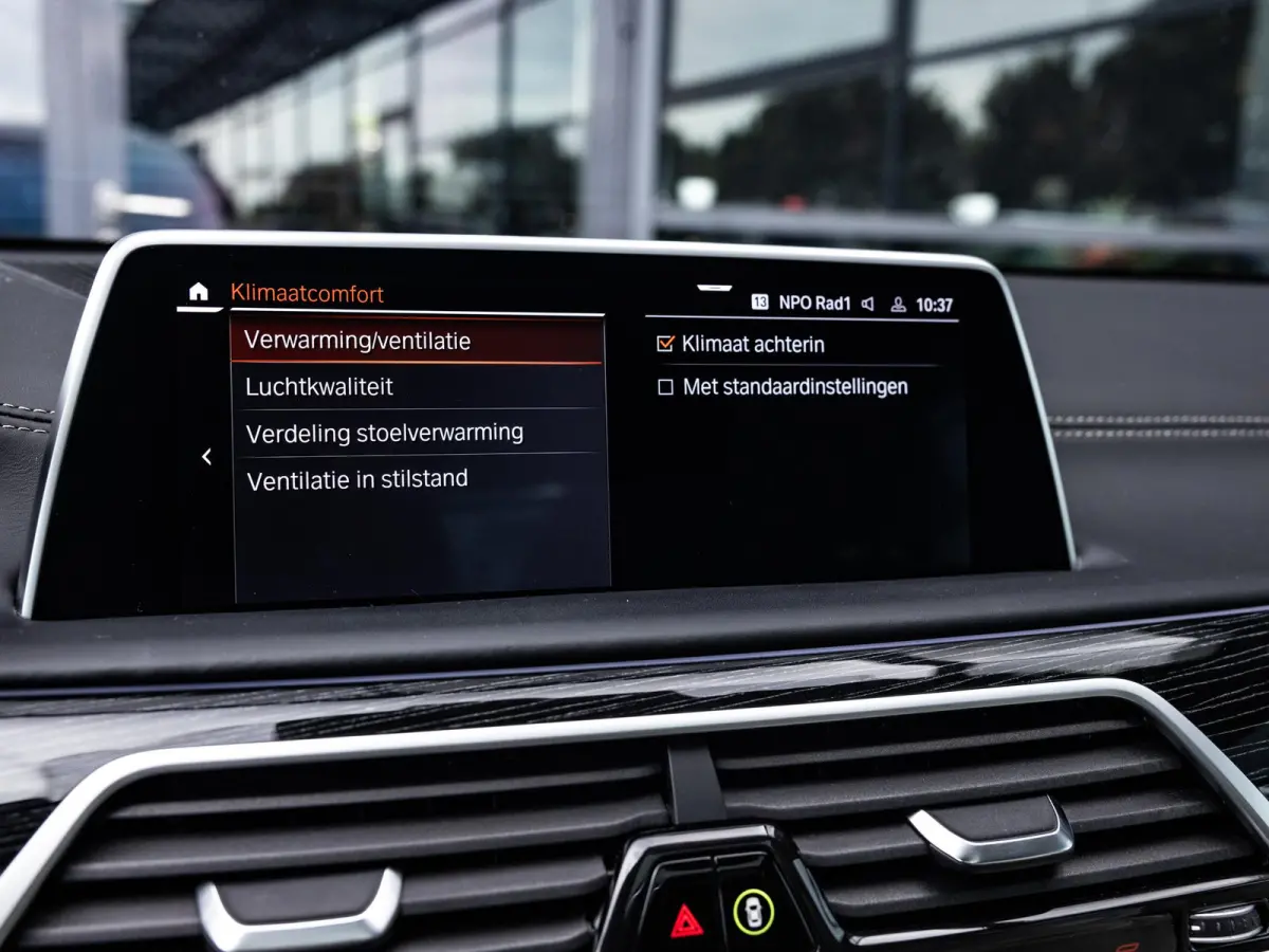 750i xDrive High Executive | M-SPORT | TANSANITBLAU | INTEGRAL ACTIVE STEERING | STOELMASSAGE | STOELVENTILATIE | SCHUIF-KANTELDAK | TREKHAAK | HEAD-UP | SOFTCLOSE | DRIVING ASSIST.PROF | HA