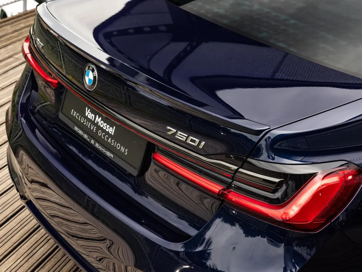 750i xDrive High Executive | M-SPORT | TANSANITBLAU | INTEGRAL ACTIVE STEERING | STOELMASSAGE | STOELVENTILATIE | SCHUIF-KANTELDAK | TREKHAAK | HEAD-UP | SOFTCLOSE | DRIVING ASSIST.PROF | HA