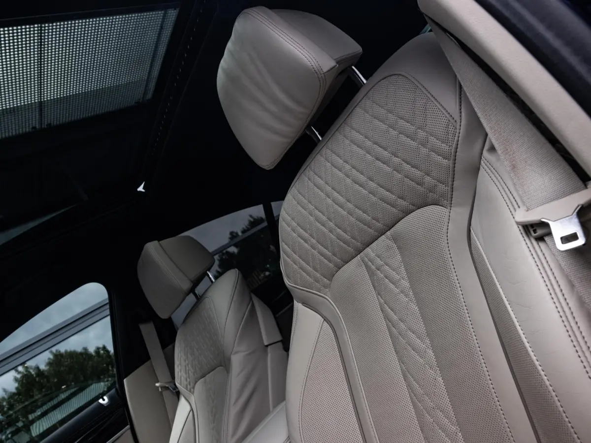 750i xDrive High Executive | M-SPORT | TANSANITBLAU | INTEGRAL ACTIVE STEERING | STOELMASSAGE | STOELVENTILATIE | SCHUIF-KANTELDAK | TREKHAAK | HEAD-UP | SOFTCLOSE | DRIVING ASSIST.PROF | HA