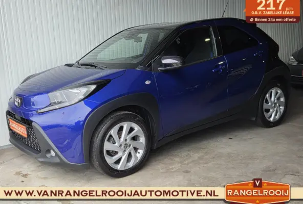 1.0 VVT-i Pulse, ACC, stoelverw., clima, camera, 17" lmv