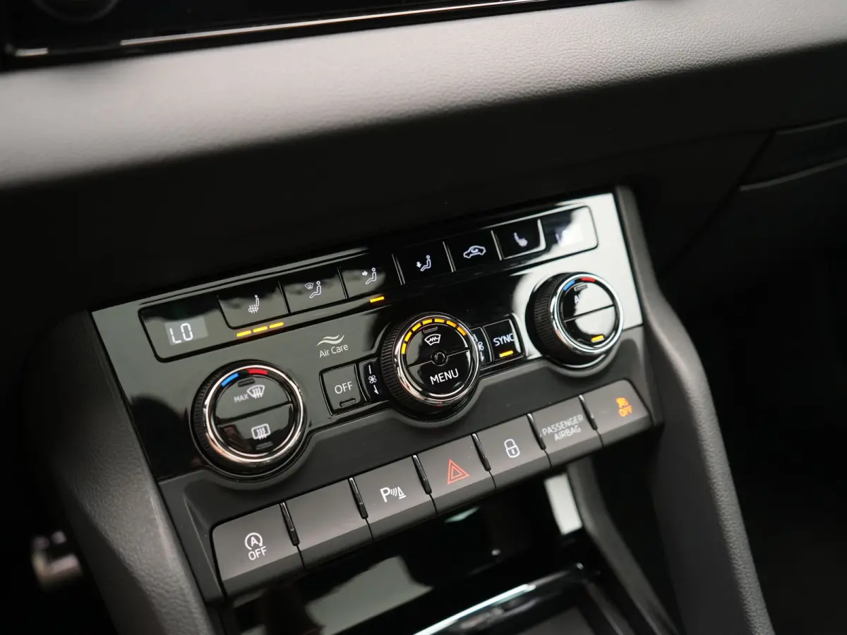 1.5 TSI ACT Sportline DSG 150pk Dealer O.H | Panodak | Adaptive Cruise | Camera | RS Sportstoelen Verwarmd | Blis | Keyless | Apple Carplay | Black Optic | Virtual | Navigatie | DAB | 18"L.M