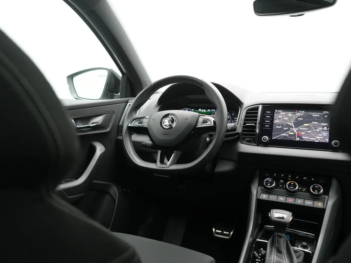 1.5 TSI ACT Sportline DSG 150pk Dealer O.H | Panodak | Adaptive Cruise | Camera | RS Sportstoelen Verwarmd | Blis | Keyless | Apple Carplay | Black Optic | Virtual | Navigatie | DAB | 18"L.M