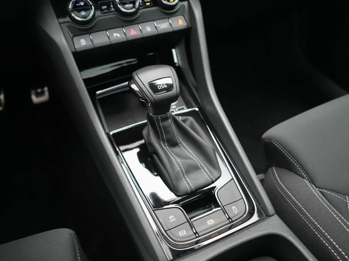 1.5 TSI ACT Sportline DSG 150pk Dealer O.H | Panodak | Adaptive Cruise | Camera | RS Sportstoelen Verwarmd | Blis | Keyless | Apple Carplay | Black Optic | Virtual | Navigatie | DAB | 18"L.M