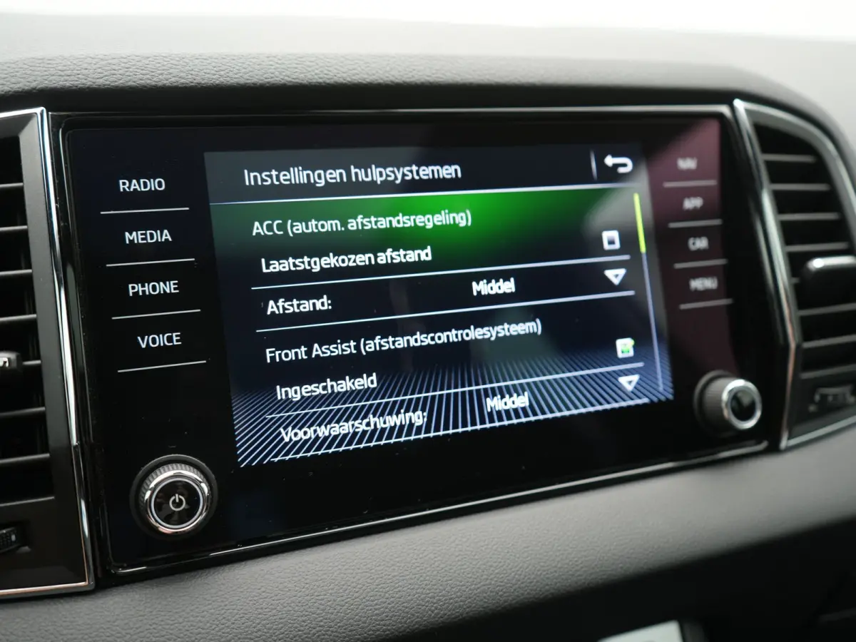 1.5 TSI ACT Sportline DSG 150pk Dealer O.H | Panodak | Adaptive Cruise | Camera | RS Sportstoelen Verwarmd | Blis | Keyless | Apple Carplay | Black Optic | Virtual | Navigatie | DAB | 18"L.M