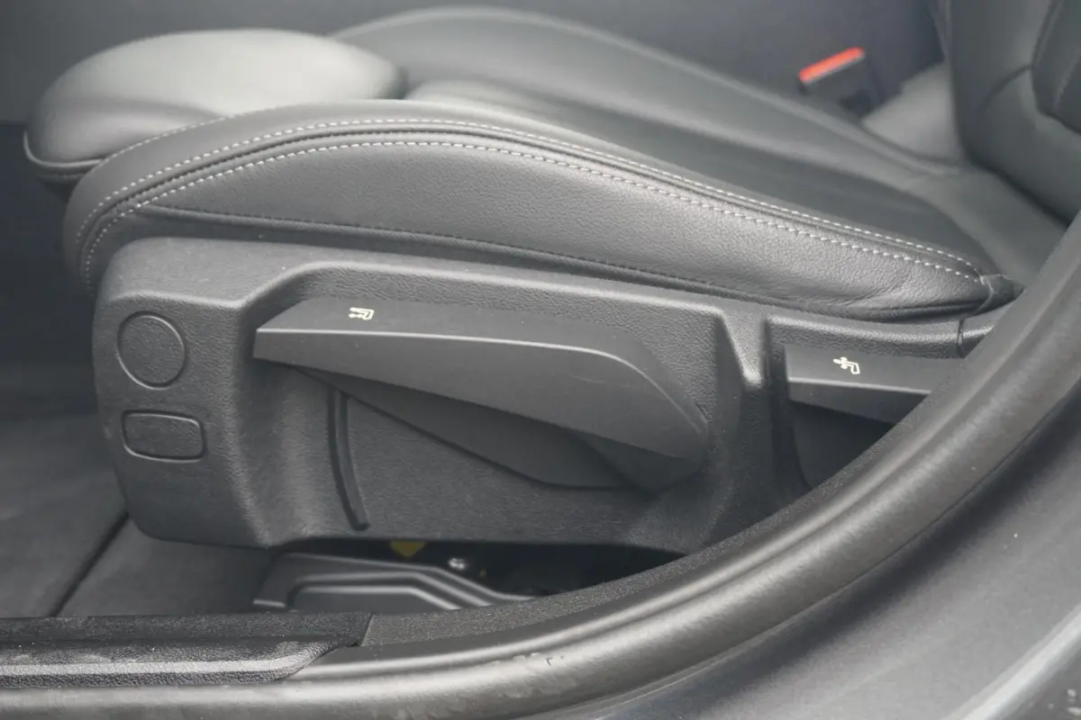 330i xDrive M Sportpakket | Panoramadak | Active cruise control | HiFi | Stoelverwarming
