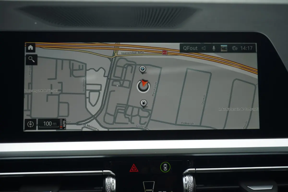 330i xDrive M Sportpakket | Panoramadak | Active cruise control | HiFi | Stoelverwarming
