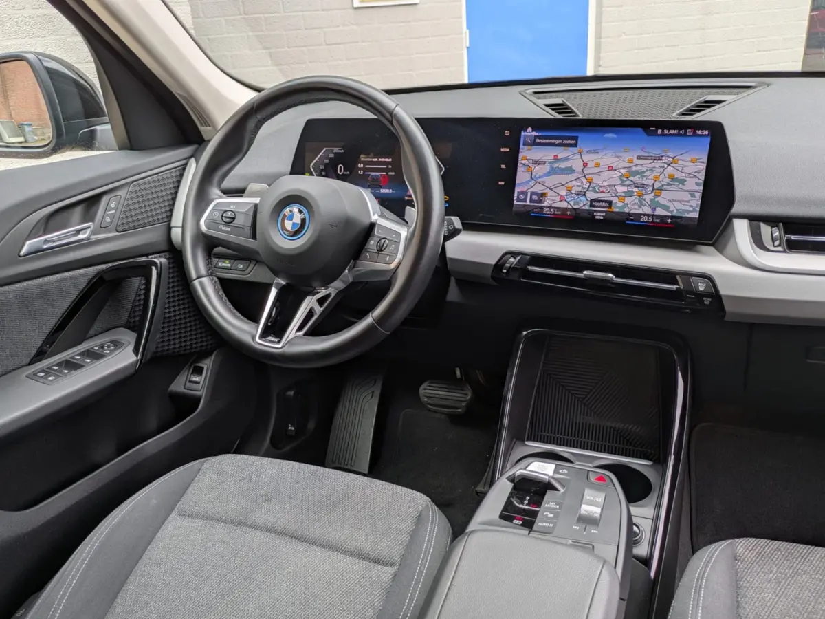 XDrive25e|Navi|Camera|Parking-Assist|Active-Guard|M-Sportstuur|Nieuw-Model