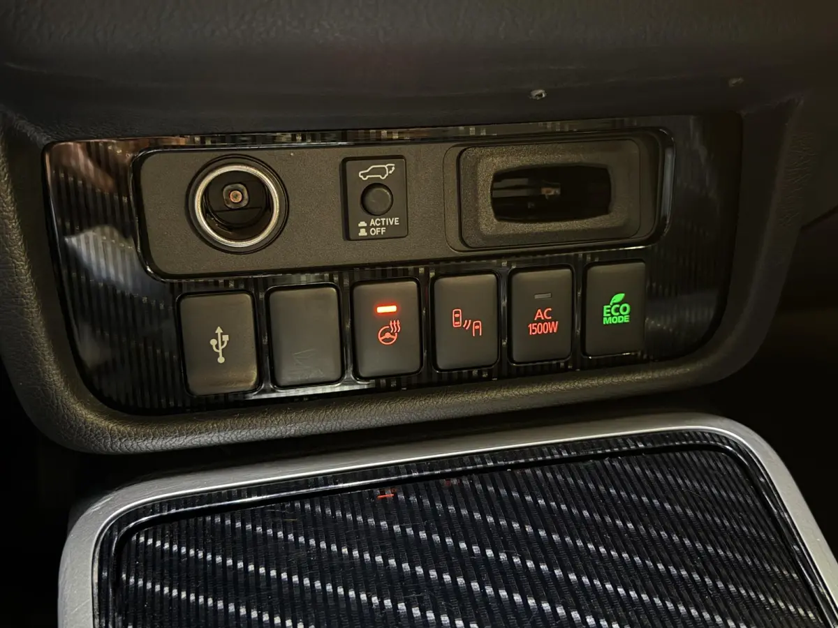 2.4 PHEV Instyle 18"/Trekhaak/LED/Leder/Stoel + stuurverwarming/Dodehoek/PDC v+a/360 Camera/Apple Carplay & Android Auto