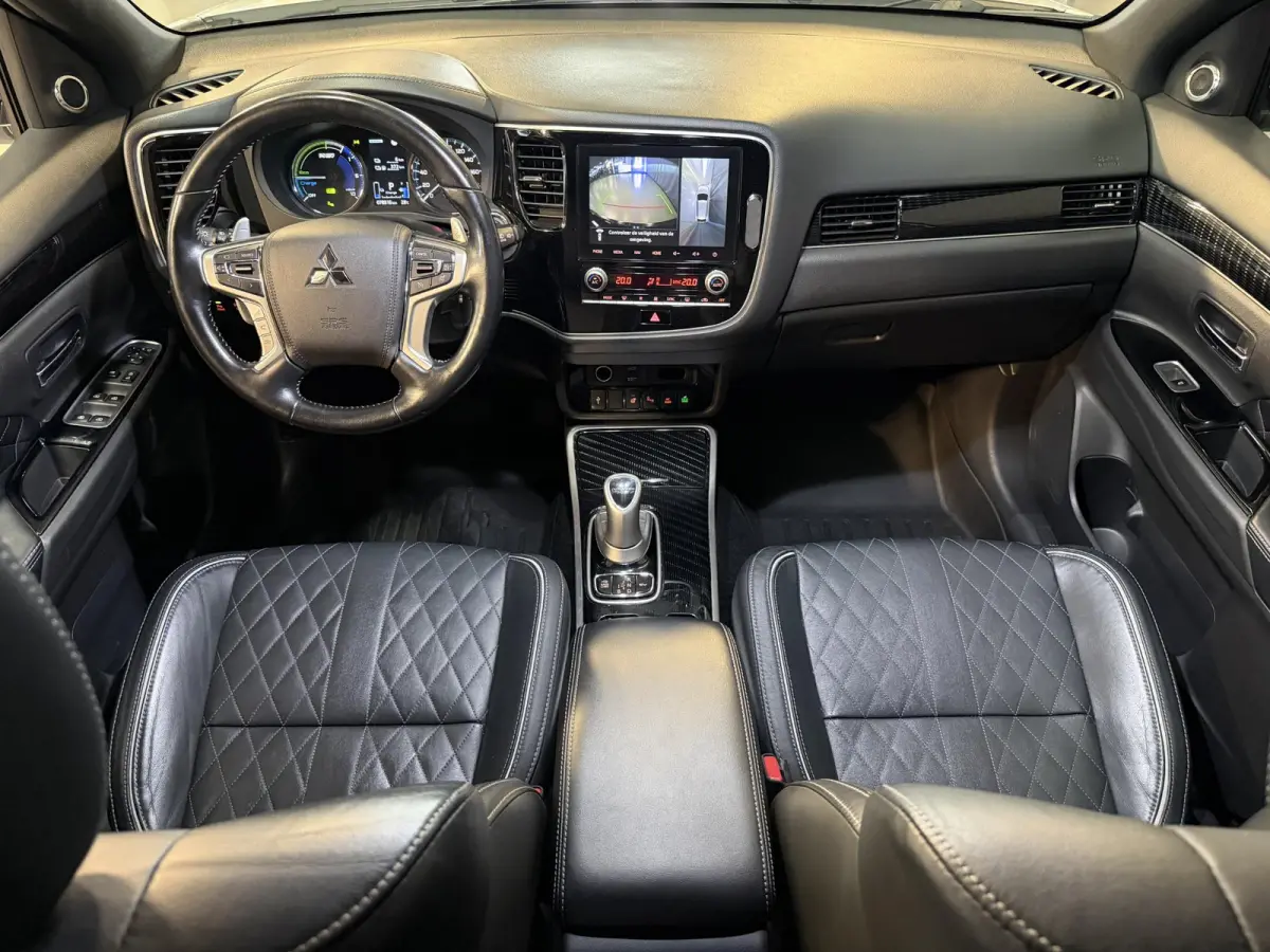 2.4 PHEV Instyle 18"/Trekhaak/LED/Leder/Stoel + stuurverwarming/Dodehoek/PDC v+a/360 Camera/Apple Carplay & Android Auto