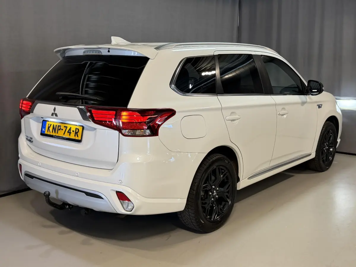 2.4 PHEV Instyle 18"/Trekhaak/LED/Leder/Stoel + stuurverwarming/Dodehoek/PDC v+a/360 Camera/Apple Carplay & Android Auto