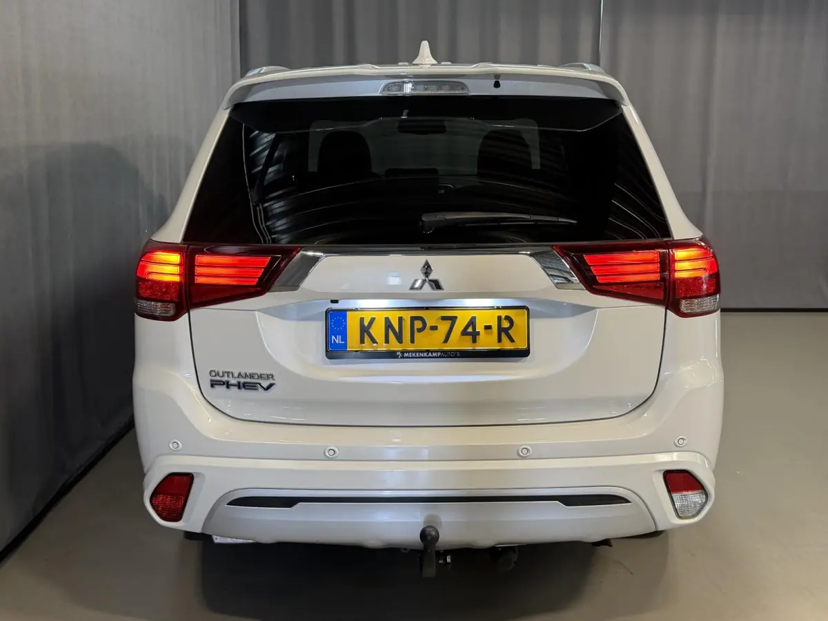 2.4 PHEV Instyle 18"/Trekhaak/LED/Leder/Stoel + stuurverwarming/Dodehoek/PDC v+a/360 Camera/Apple Carplay & Android Auto