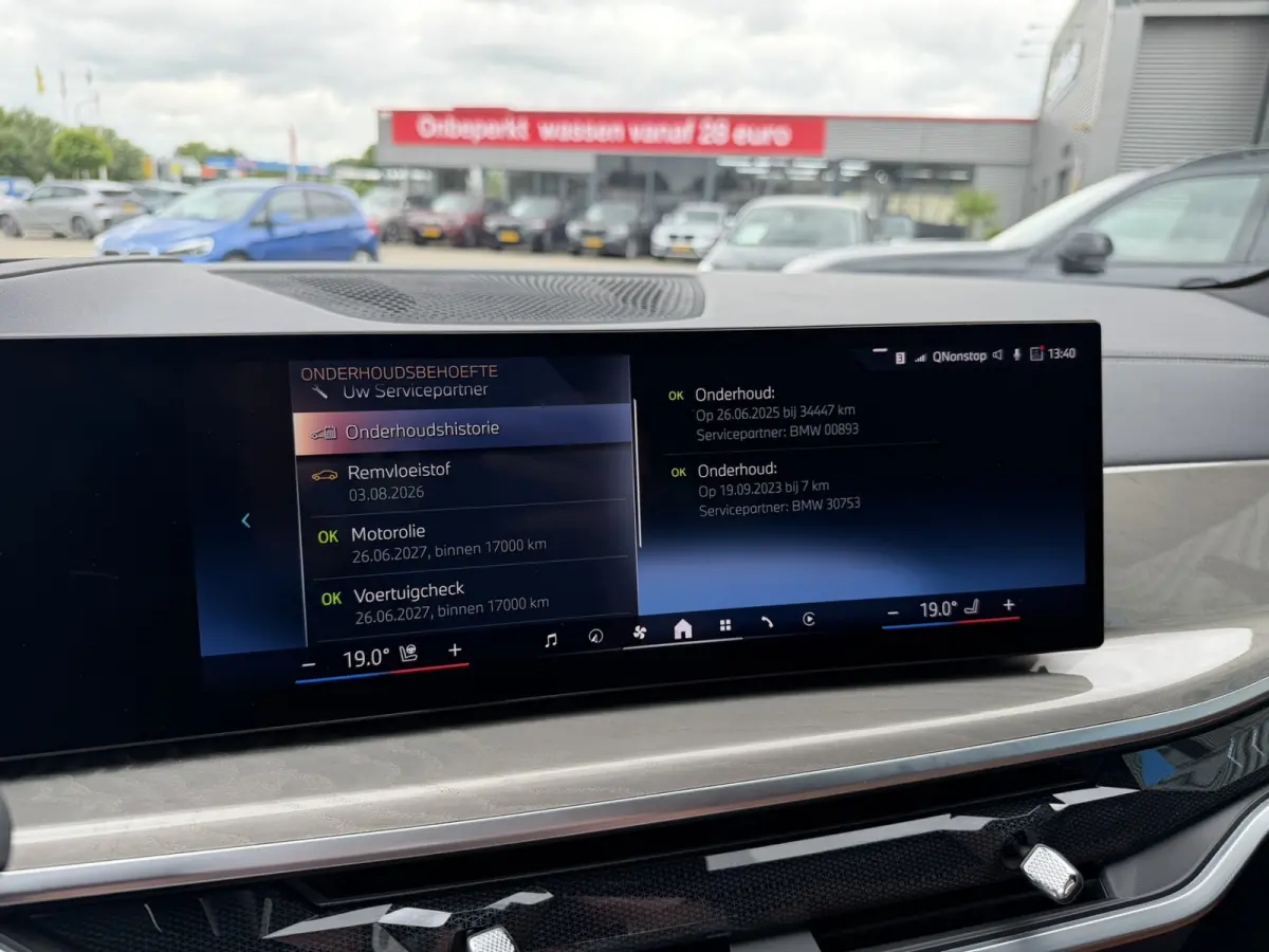 xDrive50e M Sport Panoramadak Trekhaak Carplay 21 Inch Harman-Kardon Comfortzetels Head-Up Display Softclose