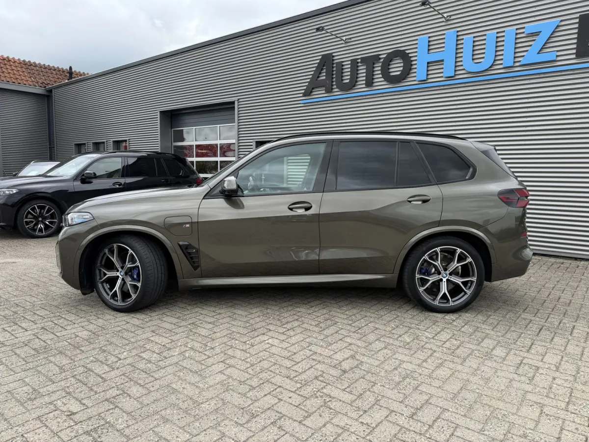 xDrive50e M Sport Panoramadak Trekhaak Carplay 21 Inch Harman-Kardon Comfortzetels Head-Up Display Softclose