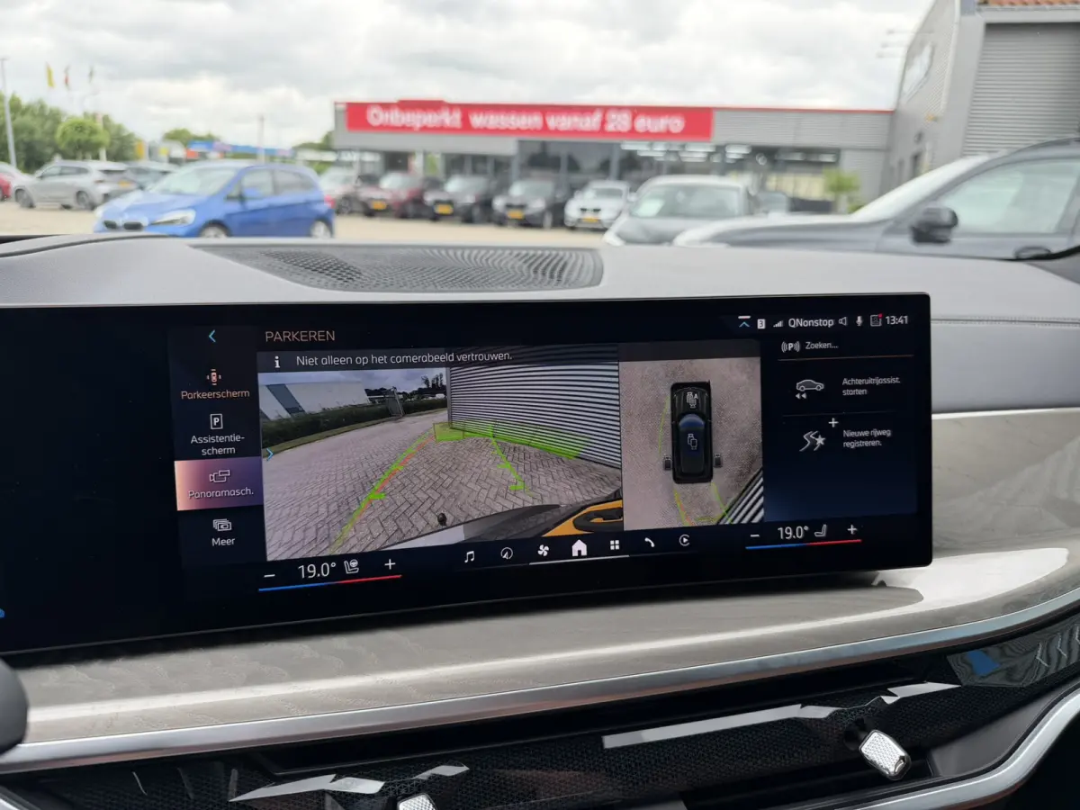 xDrive50e M Sport Panoramadak Trekhaak Carplay 21 Inch Harman-Kardon Comfortzetels Head-Up Display Softclose