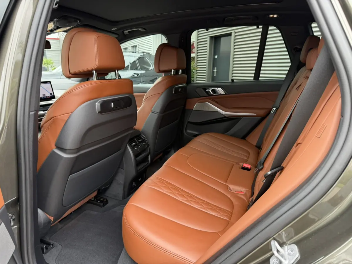 xDrive50e M Sport Panoramadak Trekhaak Carplay 21 Inch Harman-Kardon Comfortzetels Head-Up Display Softclose