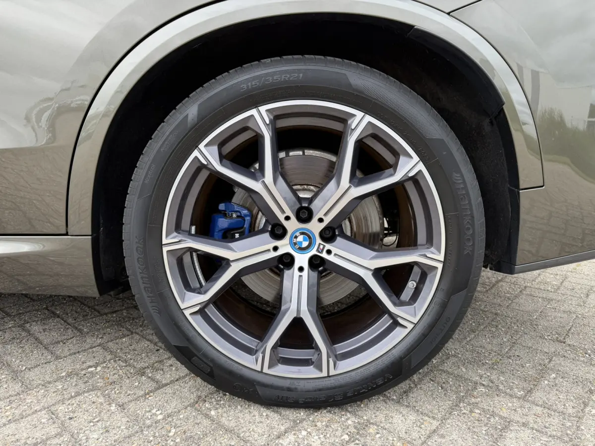 xDrive50e M Sport Panoramadak Trekhaak Carplay 21 Inch Harman-Kardon Comfortzetels Head-Up Display Softclose