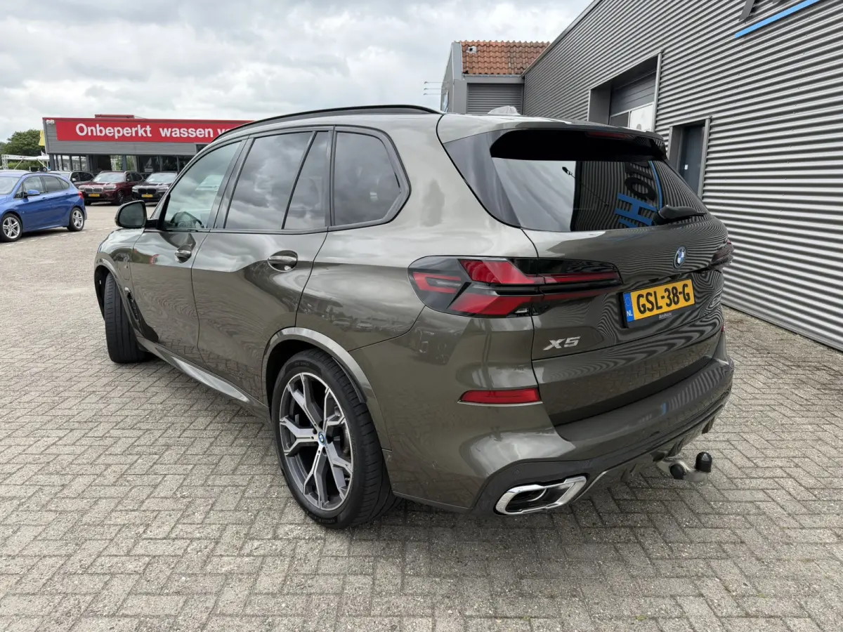 xDrive50e M Sport Panoramadak Trekhaak Carplay 21 Inch Harman-Kardon Comfortzetels Head-Up Display Softclose