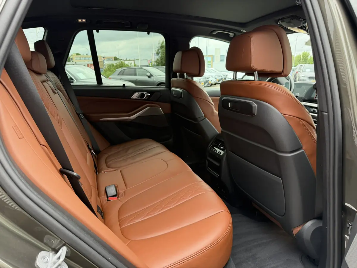 xDrive50e M Sport Panoramadak Trekhaak Carplay 21 Inch Harman-Kardon Comfortzetels Head-Up Display Softclose