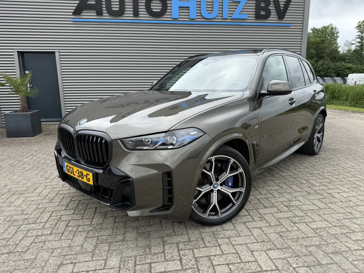 xDrive50e M Sport Panoramadak Trekhaak Carplay 21 Inch Harman-Kardon Comfortzetels Head-Up Display Softclose