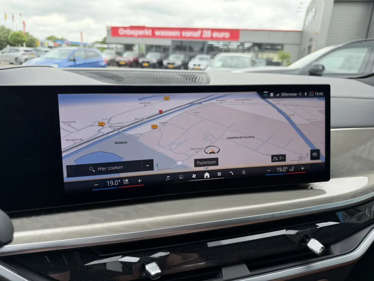 xDrive50e M Sport Panoramadak Trekhaak Carplay 21 Inch Harman-Kardon Comfortzetels Head-Up Display Softclose