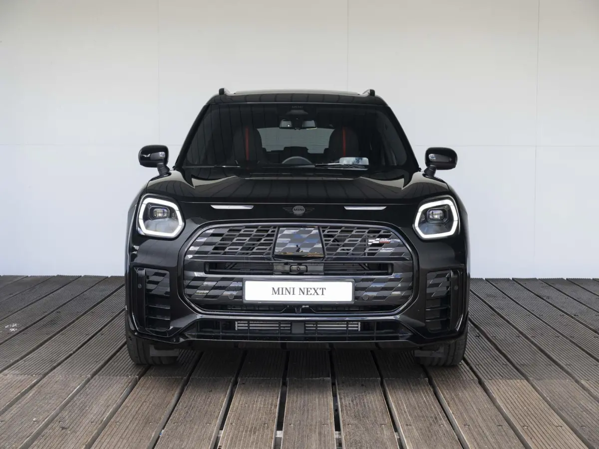 C John Cooper Works L-pakket | 19" John Cooper Works Runway Spoke black | Trekhaak | Stoel & Stuurverwarming | panoramadak |